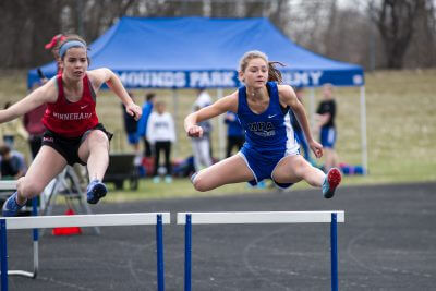 Ellie Quam doing the hurdles