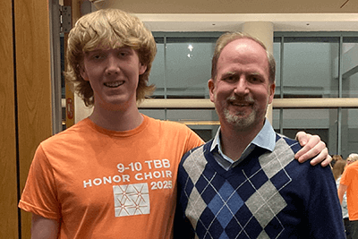 Finnley Henrikssen-Myers ’28 singing in the State 9-10 Honor Choir.